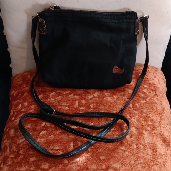 Vintage Dooney & Bourke Crossbody Bag Black Nylon and Leather with Duck Logo - Picture 1 of 9